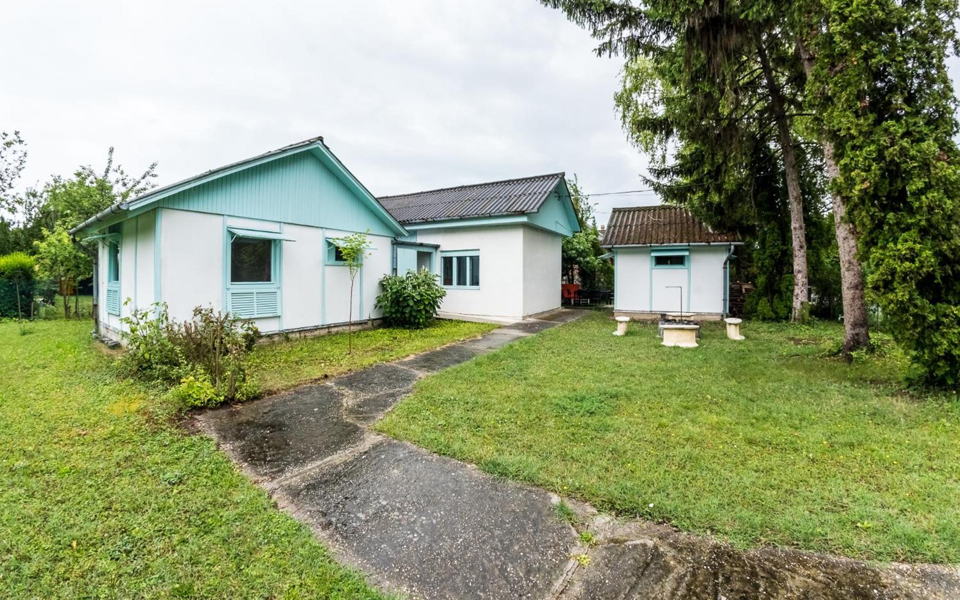 Hotel Penge Bungalok Balatonalmádi Exterior foto